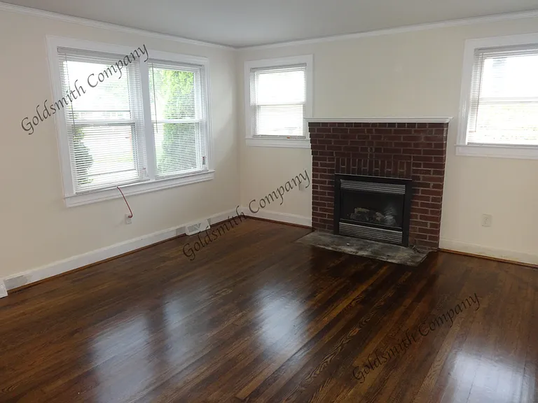 11 Berea Dr — Photo 3