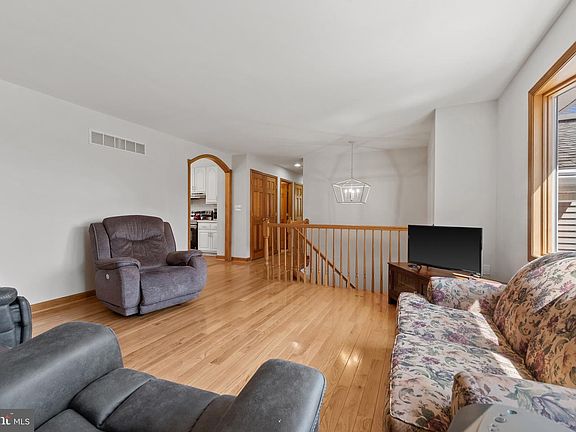 5th image of 10141 Bell Inn Ln