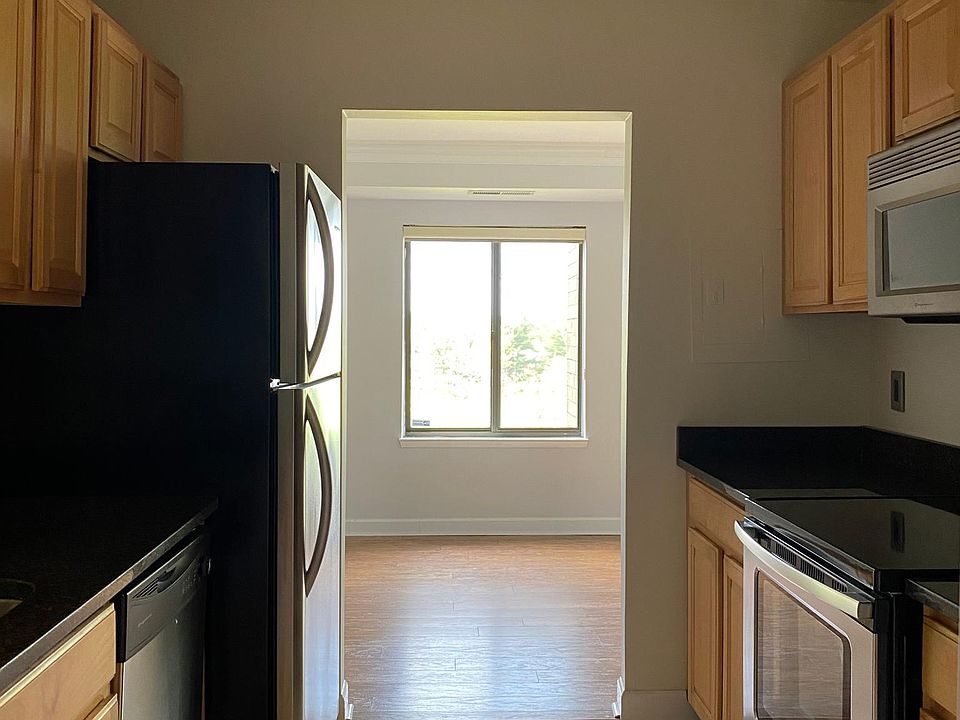 1st image of 3101 S Manchester St #6