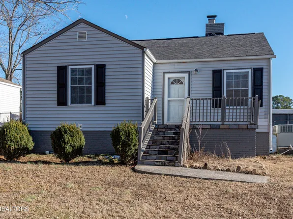 2605 Orton Dr, Maryville, TN 37804