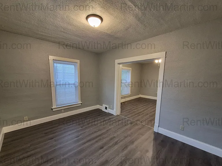 1404 W 2nd St — Photo 5