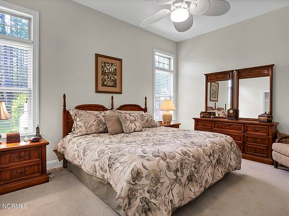 3rd image of 1048 Westport Dr