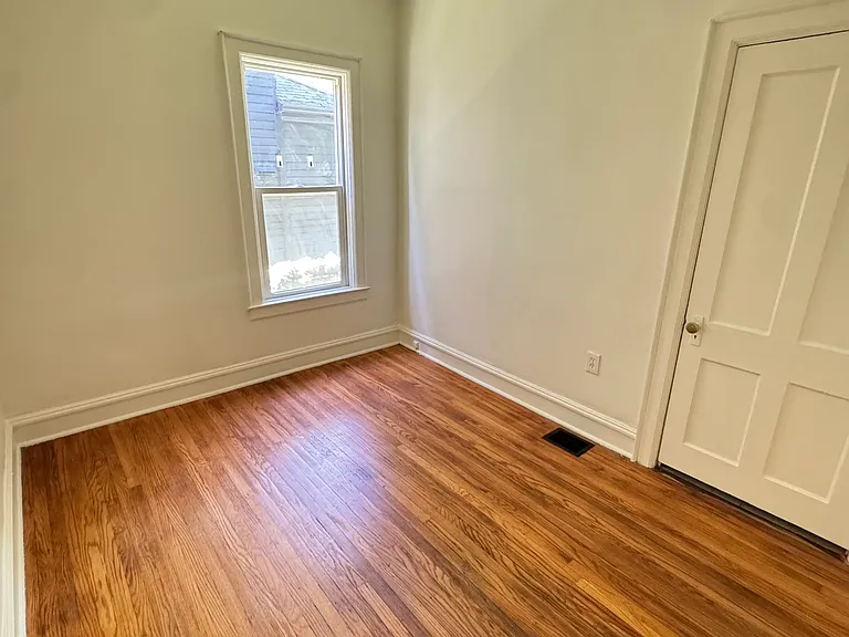 612 Auburn Ave #LOWER — Photo 5
