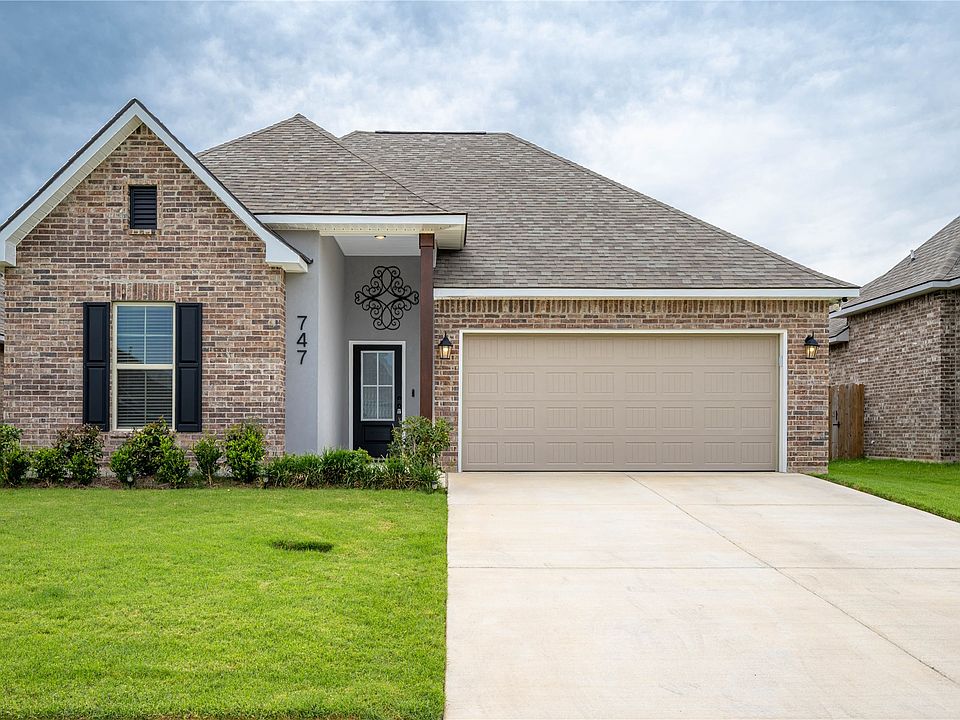 1st image of 747 Crozier Dr