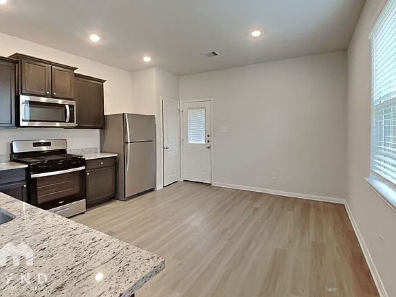 5th image of 15468 Maple Terrace Dr