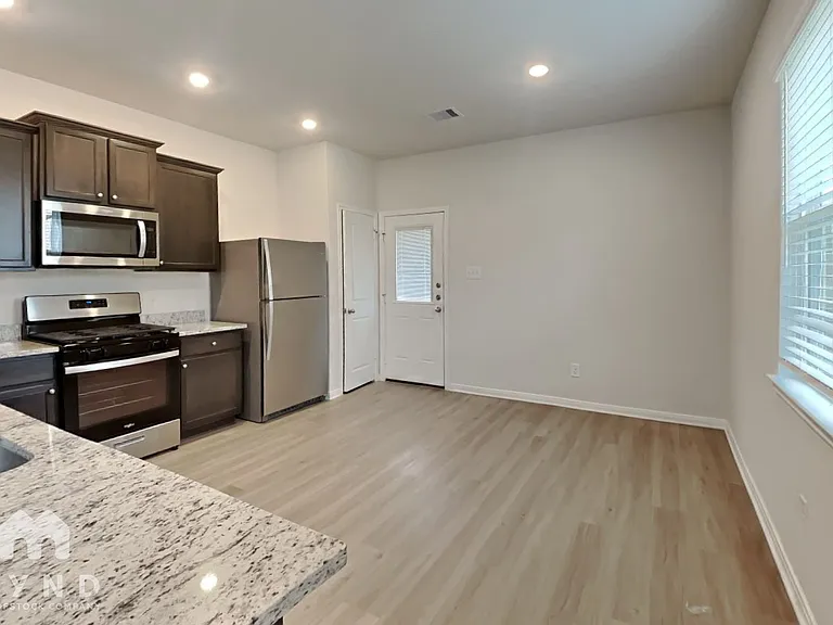 15468 Maple Terrace Dr — Photo 5
