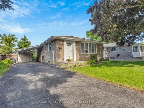 1000 Sunset Blvd, Woodstock, ON N4S 8C4