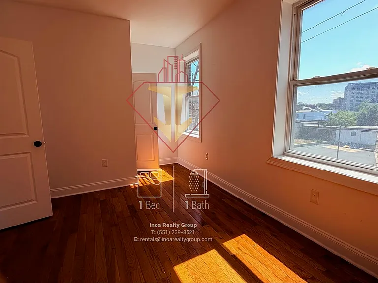 266 Monticello Ave #10 — Photo 2