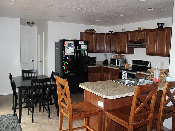 Plenty of cabinets