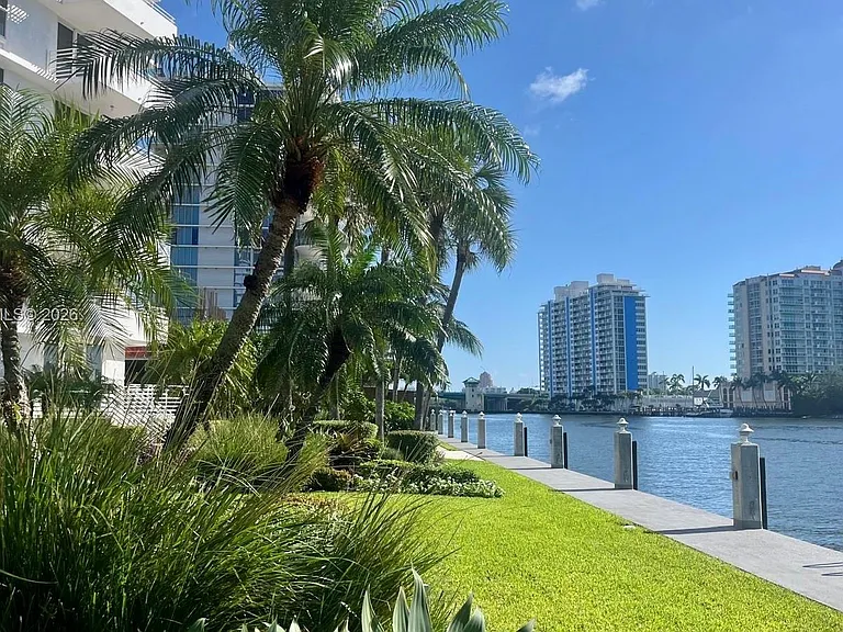 888 Intracoastal Dr #15E — Photo 34