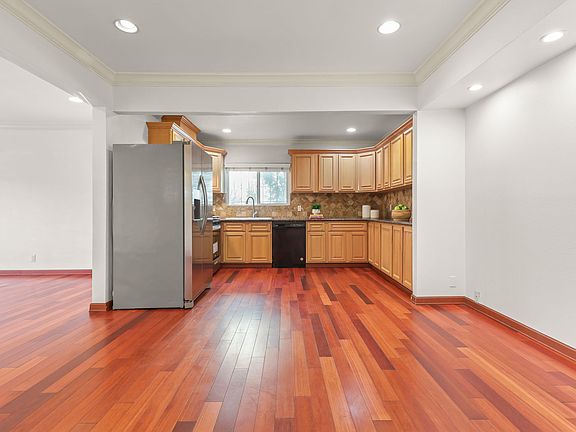 3rd image of 2120B 9th Ave