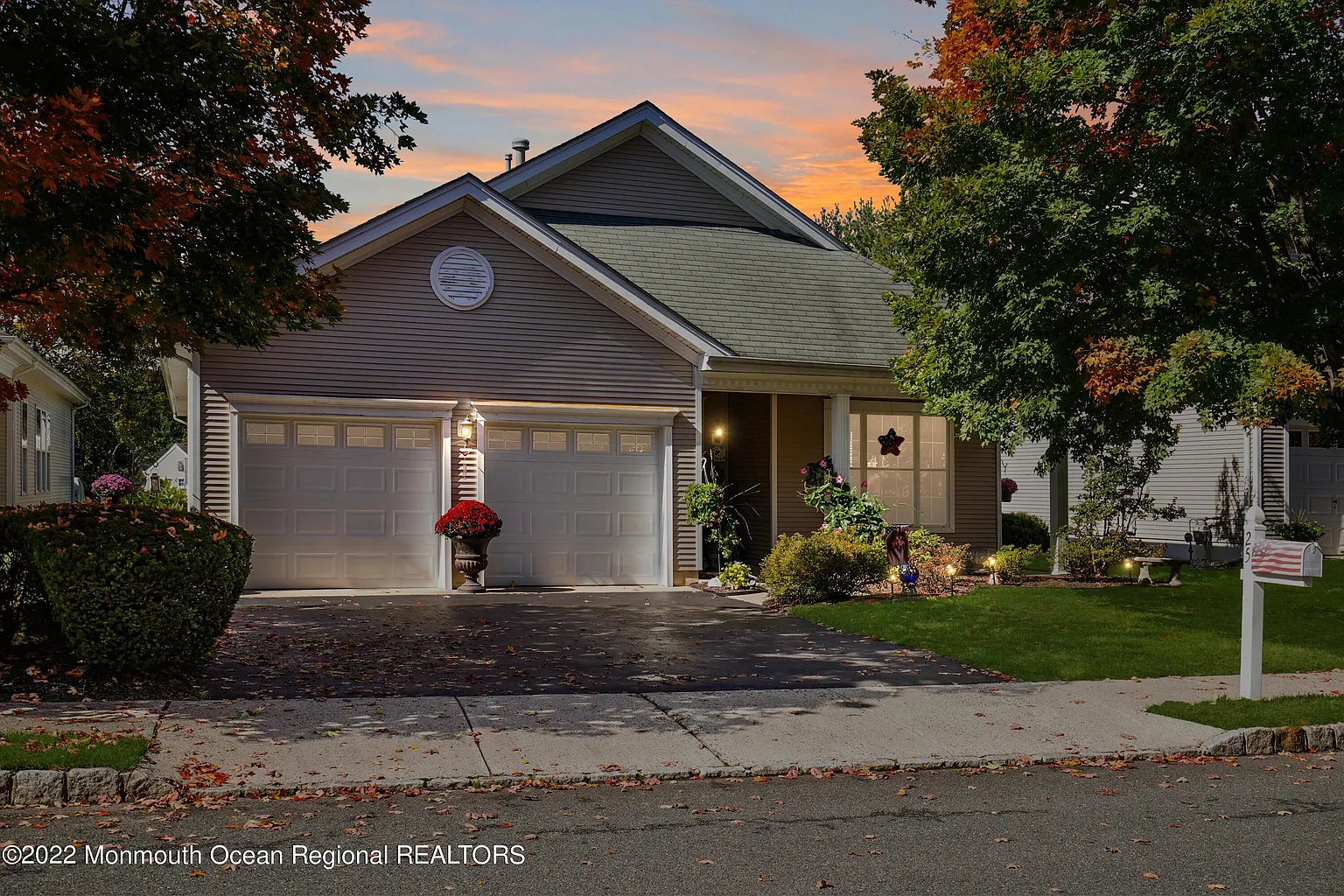 25 Springlawn Dr photo 1