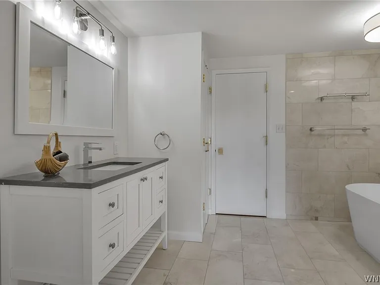 40 Waterfront Cir #306 — Photo 15