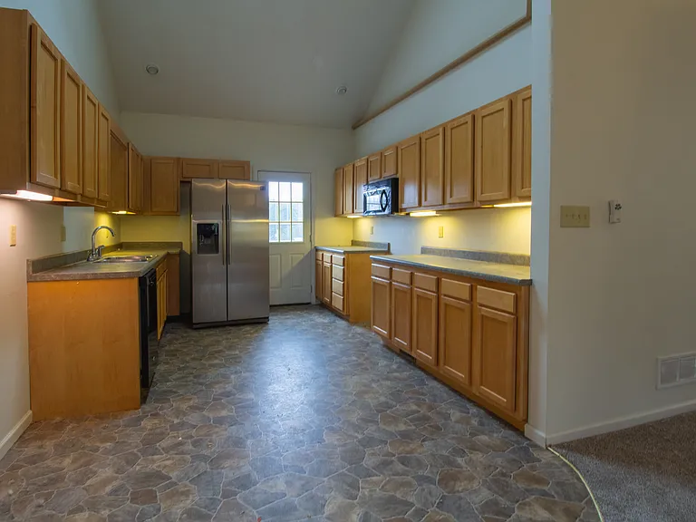 918 Harold Ave #918 — Photo 14