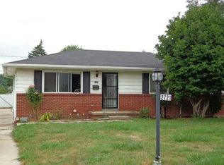 2721 Starr Ave, Oregon, OH 43616