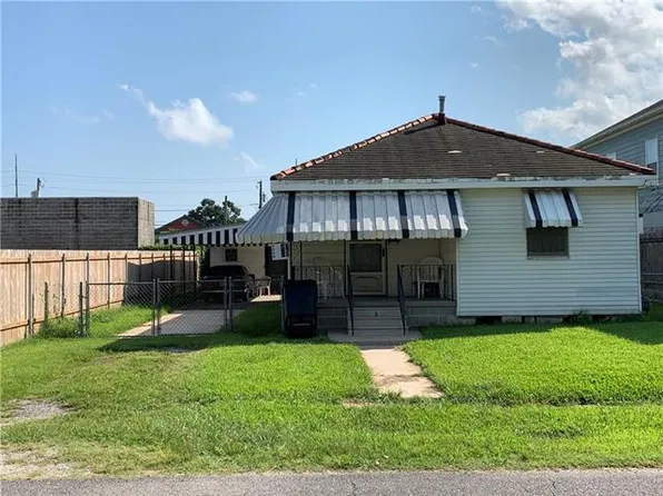 185 Crislaur Ave, Harahan, LA 70123