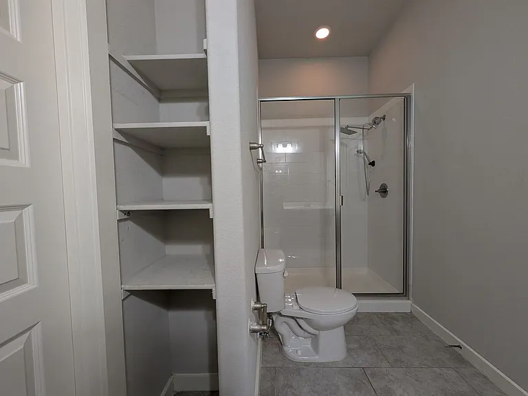 2237 Avery Vlg — Photo 19