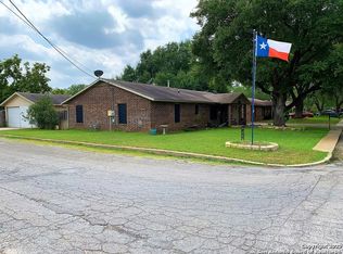 339 Georgia Ann Dr, Pleasanton, TX 78064