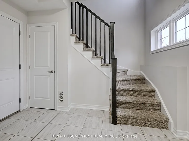 23 Ridgeside Ln — Photo 6