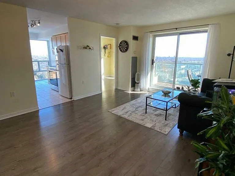 28 Olive Ave #LPH02 — Photo 2