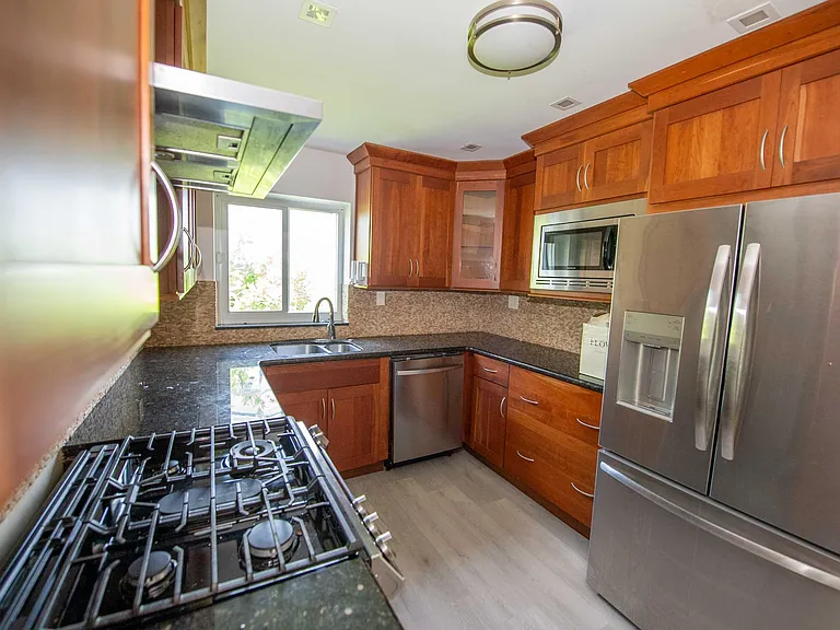 1532 Fletcher St — Photo 17