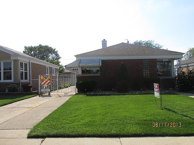 2nd image of 6128 S Neenah Ave