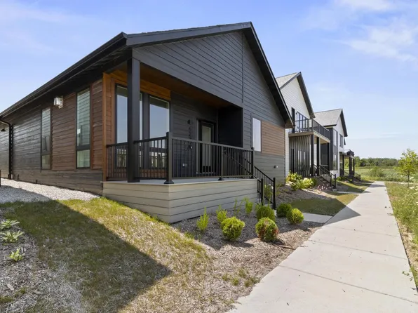 4222 East Cypress PLACE, Oak Creek, WI 53154