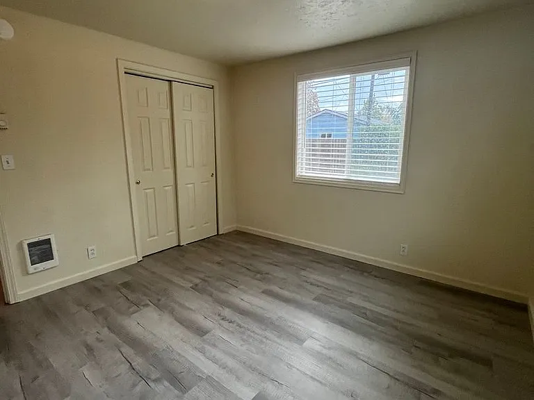 1033 F St — Photo 11