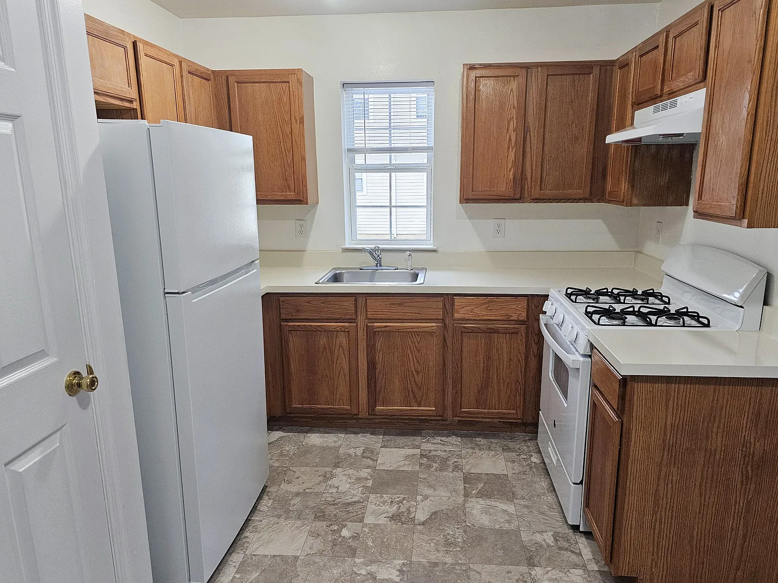 Manchester Village Apartments — Photo 4