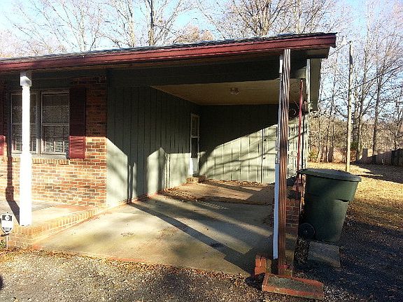 2nd image of 1032 Hillcrest Dr