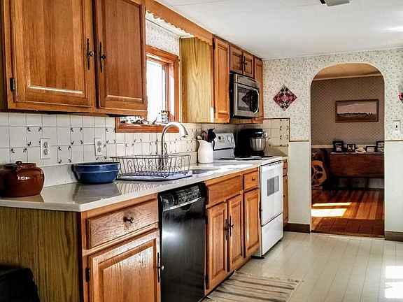 5th image of 12 Highland St