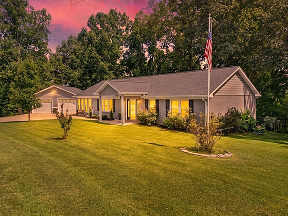 2nd image of 203 Shane Lee Cir