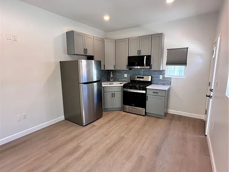 24375 Robie Ct — Photo 4