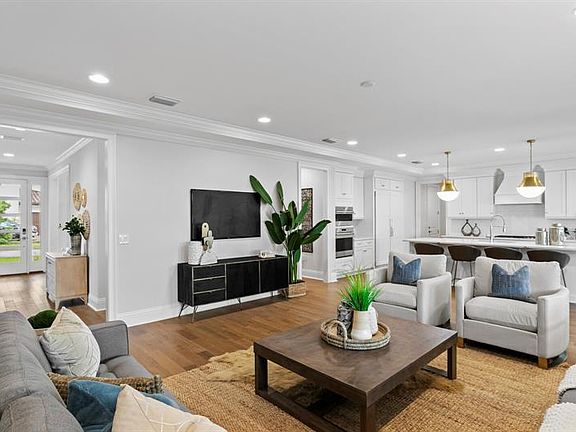 4th image of 3108 W Bay Villa Ave
