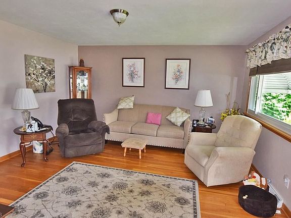 2nd image of 1685 Drenik Dr