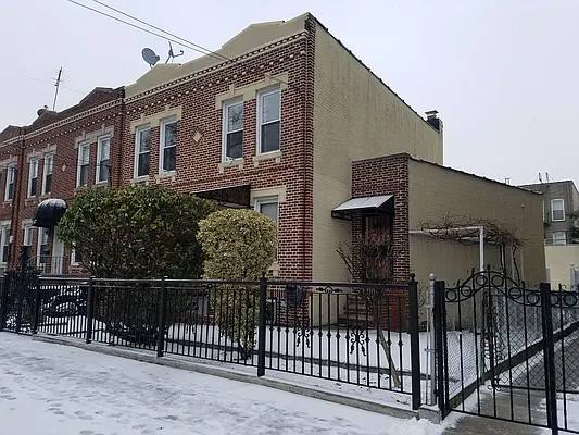 Rented by Living Dream Realty | media 17