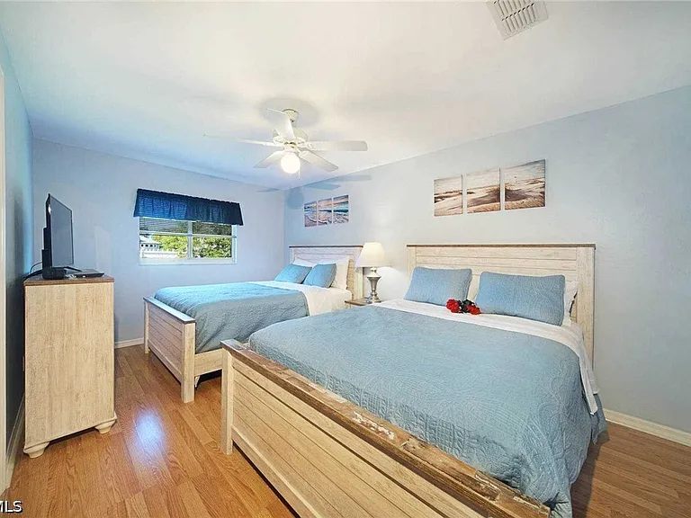 3832 SW 20th Ave — Photo 14