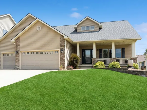 6805 Aubrey Ct, Johnston, IA 50131