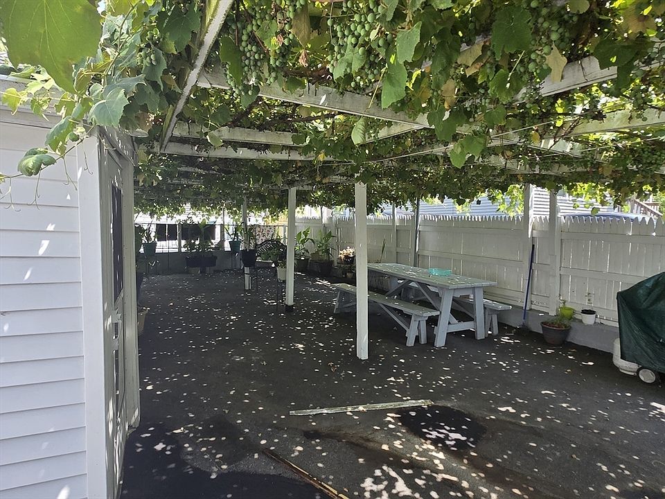2nd image of 78 Summer St