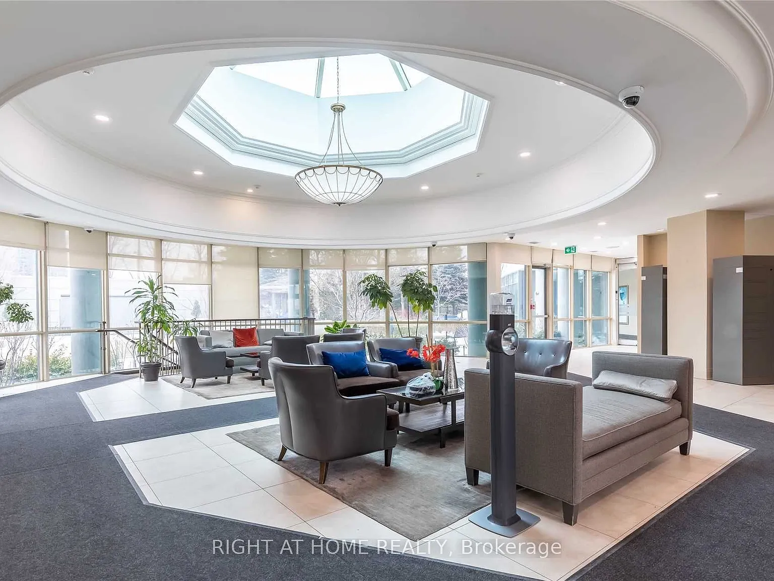 Spectrum Condos — Photo 4