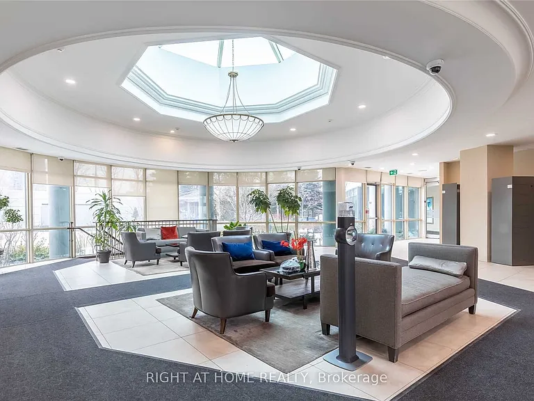 28 Harrison Garden Blvd #702 — Photo 4