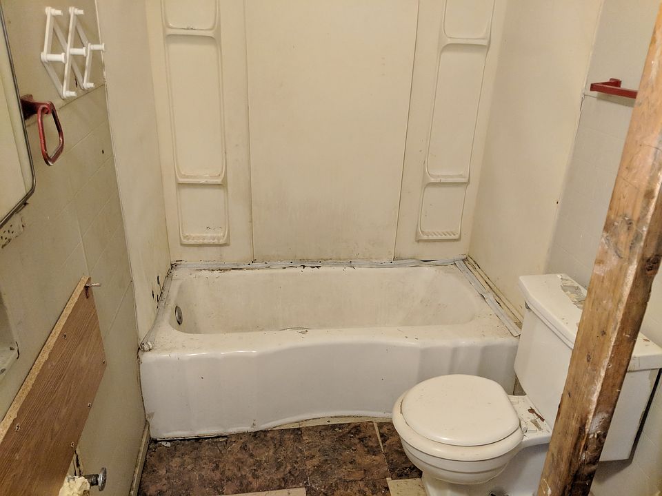 2nd image of 1855 Dawson St