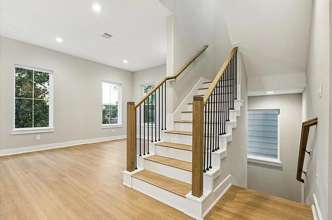 812 Thornton Rd — Photo 6