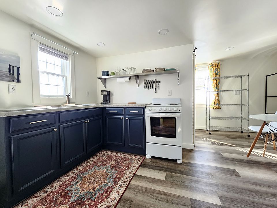1st image of 17 Bruce St #11334785