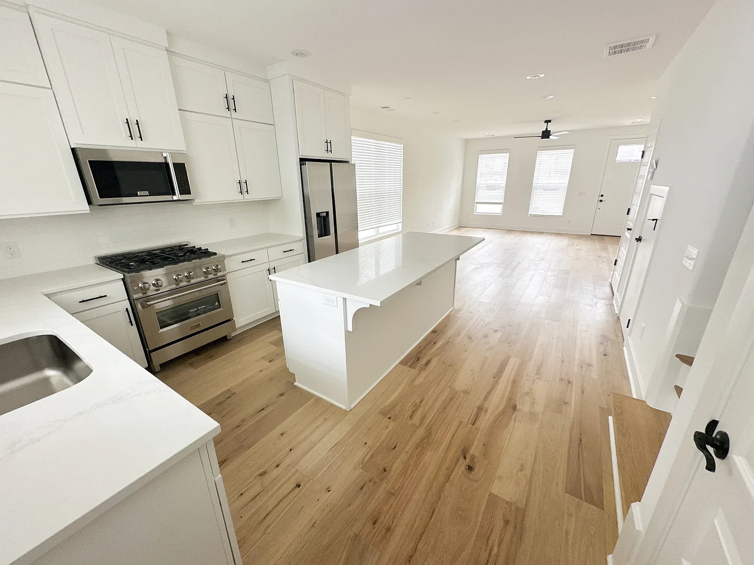 1638 W Neptune Street - 1 — Photo 4