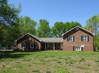 565 Ledford Rd, Harrisburg, IL 62946