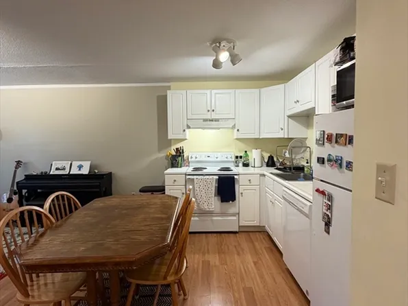 1691 Cambridge St #21, Cambridge, MA 02138