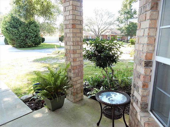 3rd image of 3935 Windsor Castle Blvd