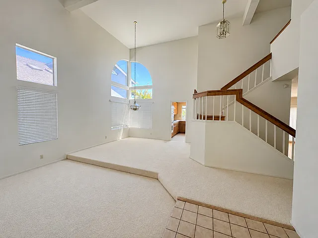 4 bed, 2316 sqft, $7,000 — Photo 2