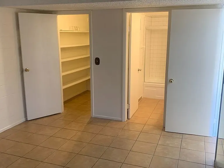 605 S Royal Crest Cir #15 — Photo 4